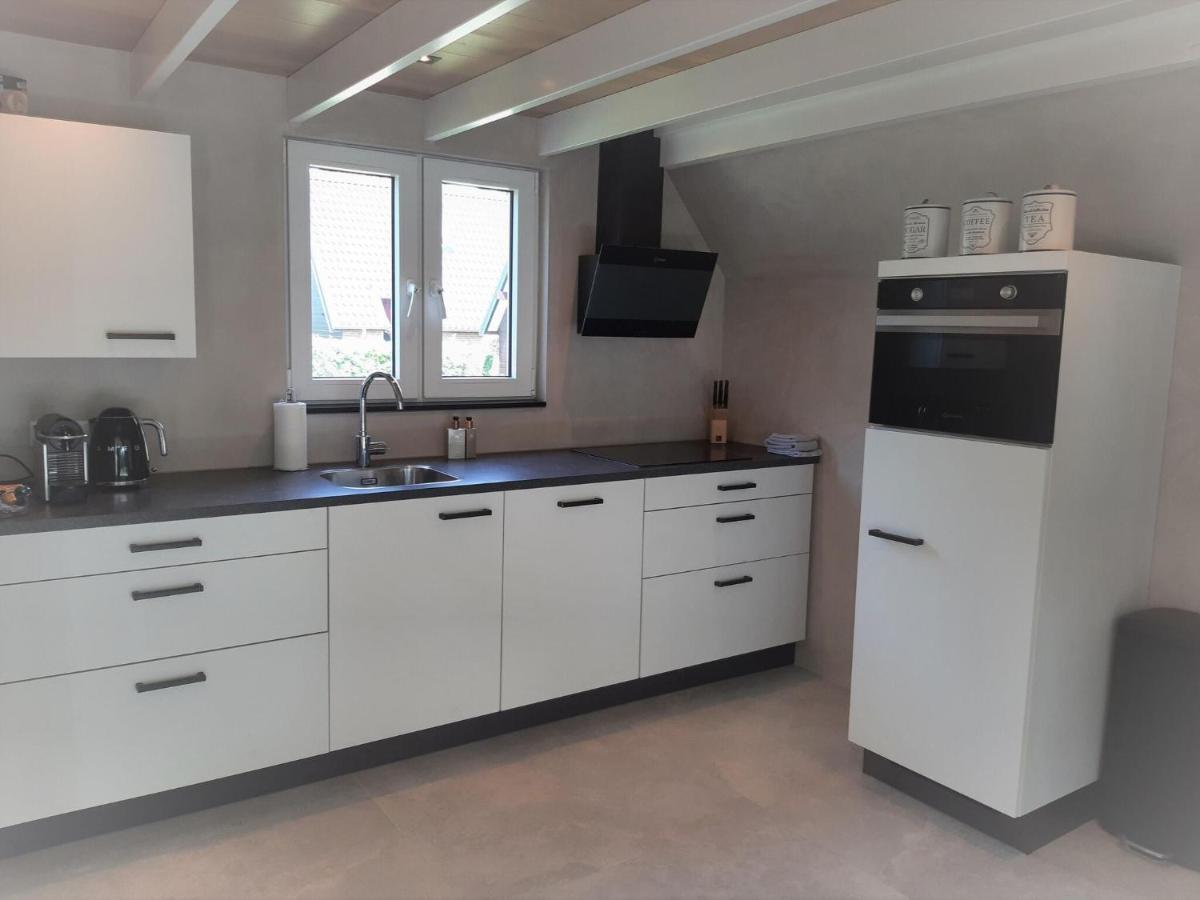 Tuitjenhorn Stylish Holiday Home By The Sea מראה חיצוני תמונה